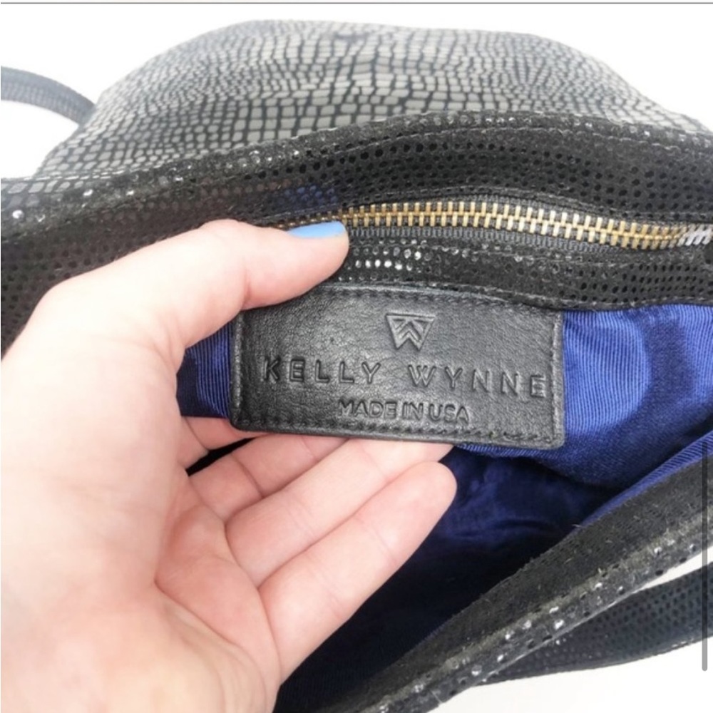 **RETIRED** Kelly Wynne Call on Me Crossbody - Picture 5 of 6